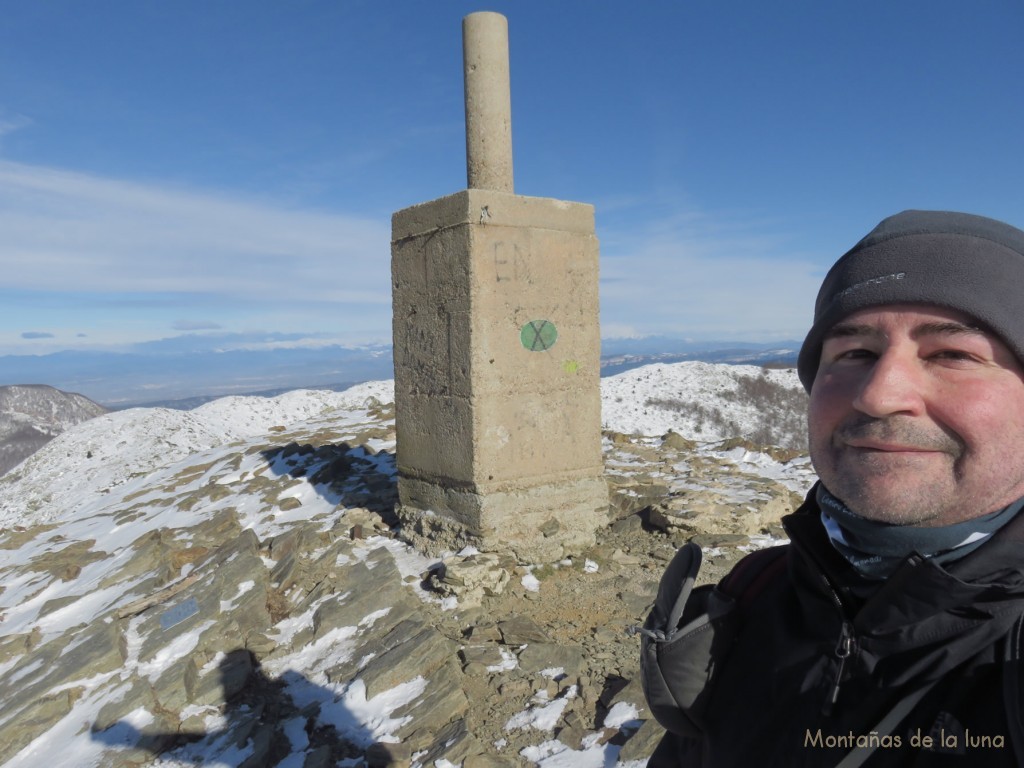 Joaquín en la cima del Turó de l'Home, 1.706 mts.